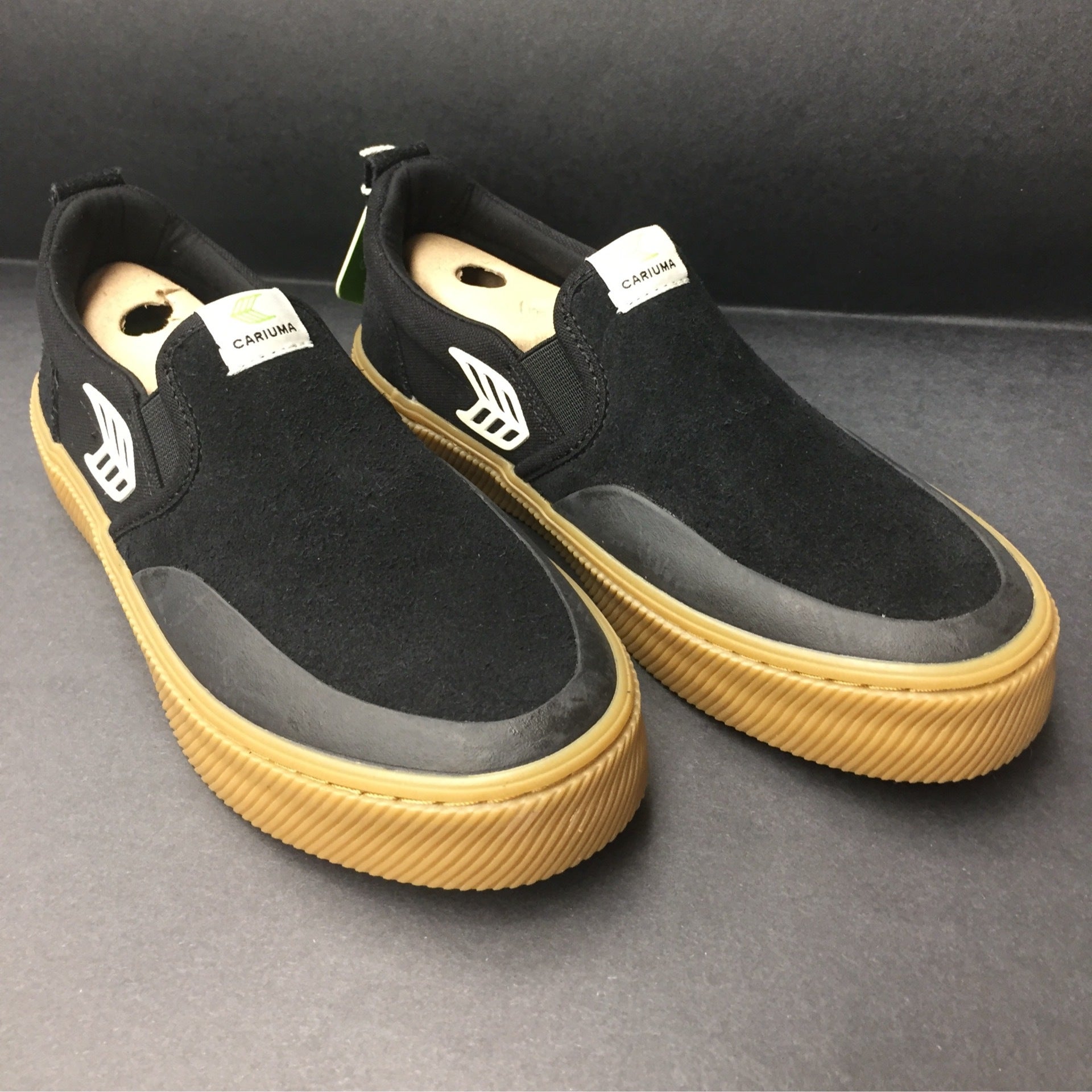 cariuma slip on