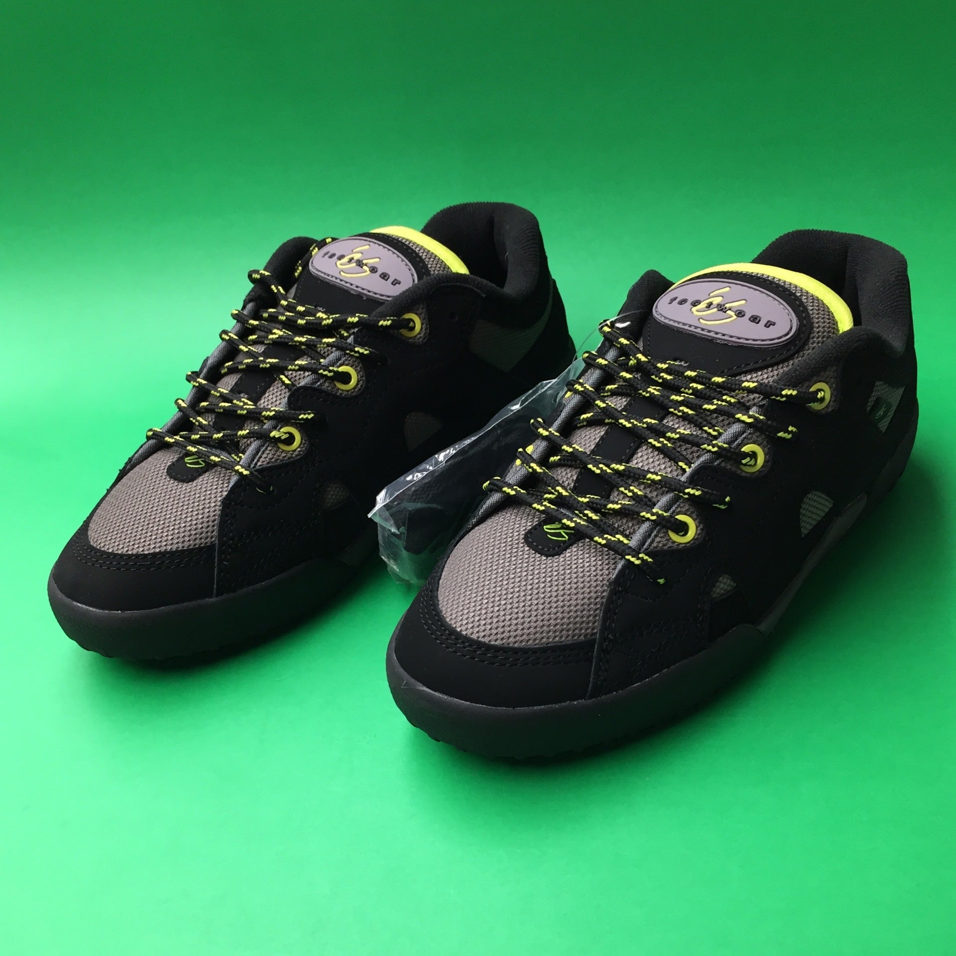 Es one nine 7 shoe