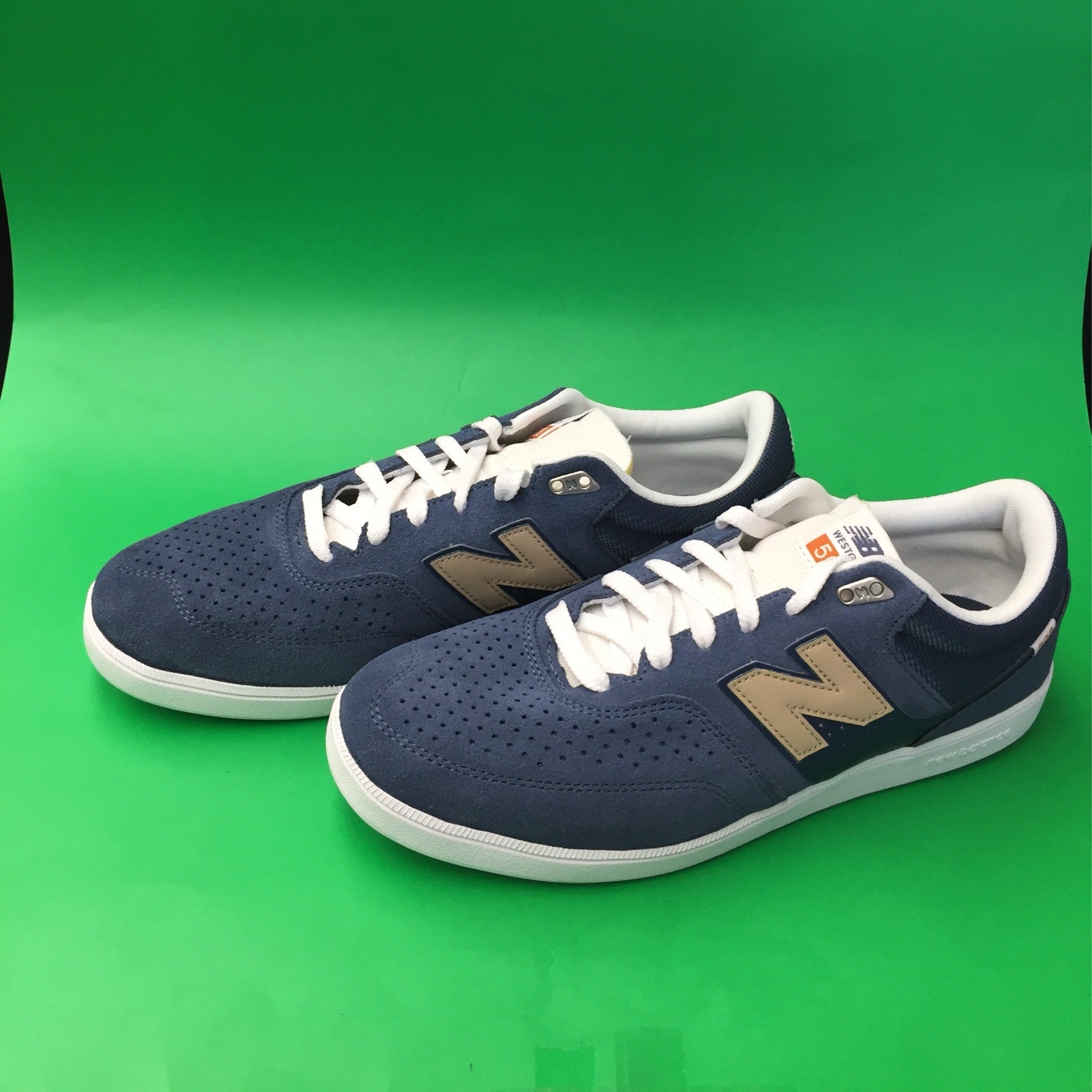 New balance westgate top